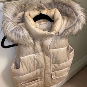 Abercrombie & Fitch puffer vest